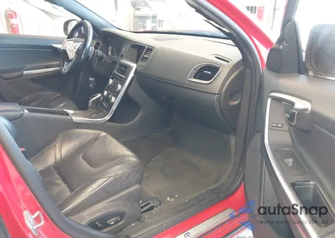 2016 Volvo S60 T5 R-Design Special Edition из США, поврежденный, VIN YV126MFP5G2394171